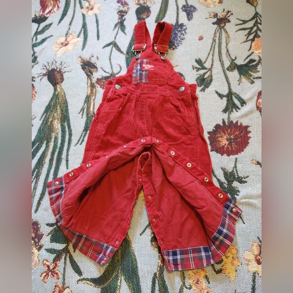 Vintage 2T OshKosh B'gosh red corduroy overalls and matching long sleeve - Picture 4 of 7